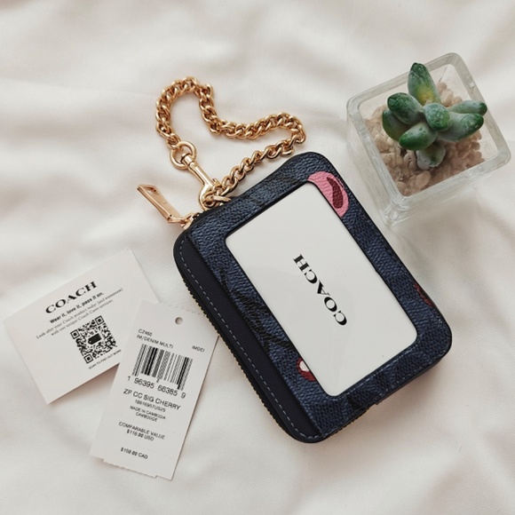 NWT COACH Zip Card Case In Signature Canvas With Cherry Print CZ468 $118 - Picture 2 of 3